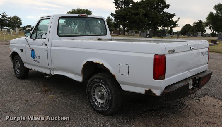 image for item DD0057 1995 Ford F150 pickup truck