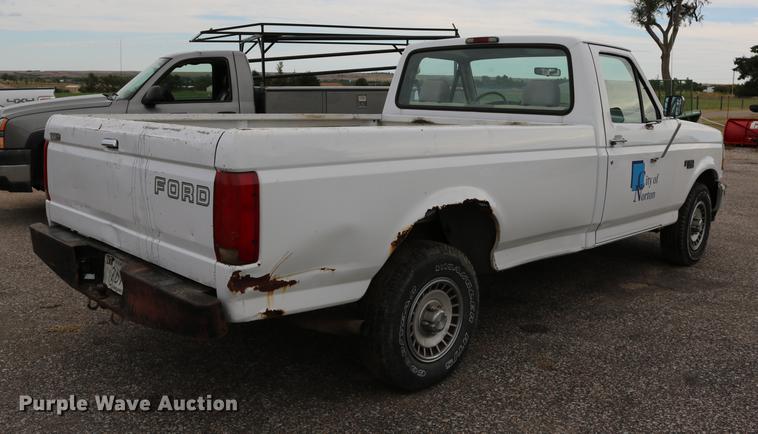 image for item DD0057 1995 Ford F150 pickup truck