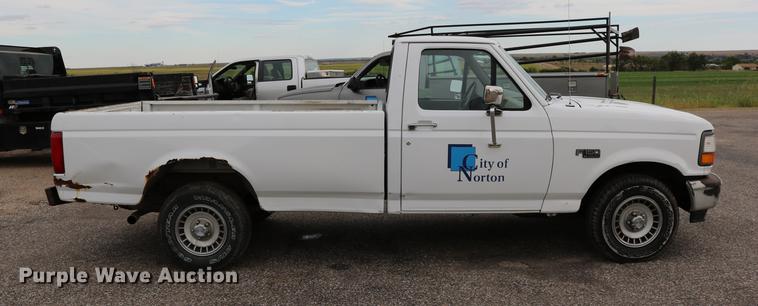 image for item DD0057 1995 Ford F150 pickup truck