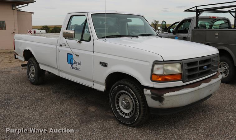 image for item DD0057 1995 Ford F150 pickup truck