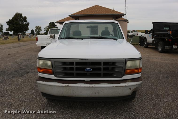 image for item DD0057 1995 Ford F150 pickup truck