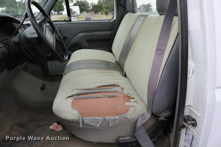 image for item DD0057 1995 Ford F150 pickup truck