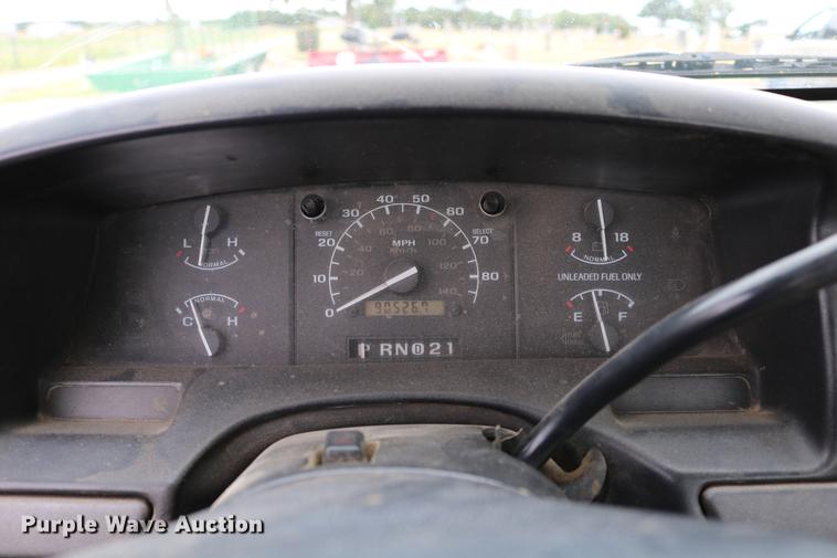 image for item DD0057 1995 Ford F150 pickup truck