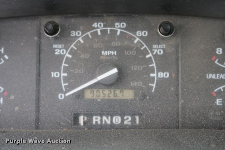 image for item DD0057 1995 Ford F150 pickup truck