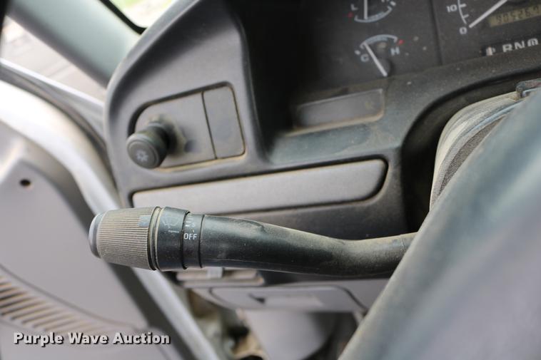 image for item DD0057 1995 Ford F150 pickup truck