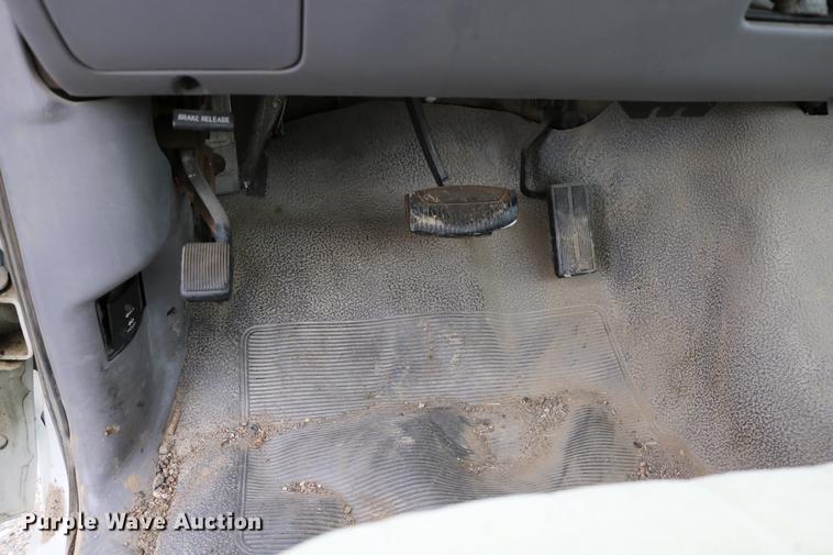 image for item DD0057 1995 Ford F150 pickup truck