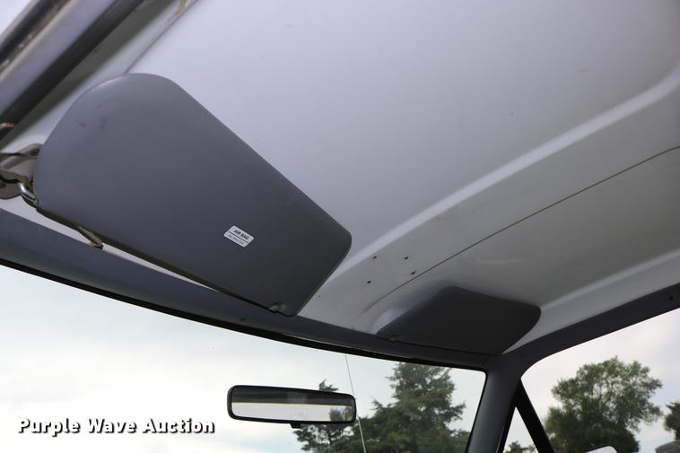 image for item DD0057 1995 Ford F150 pickup truck