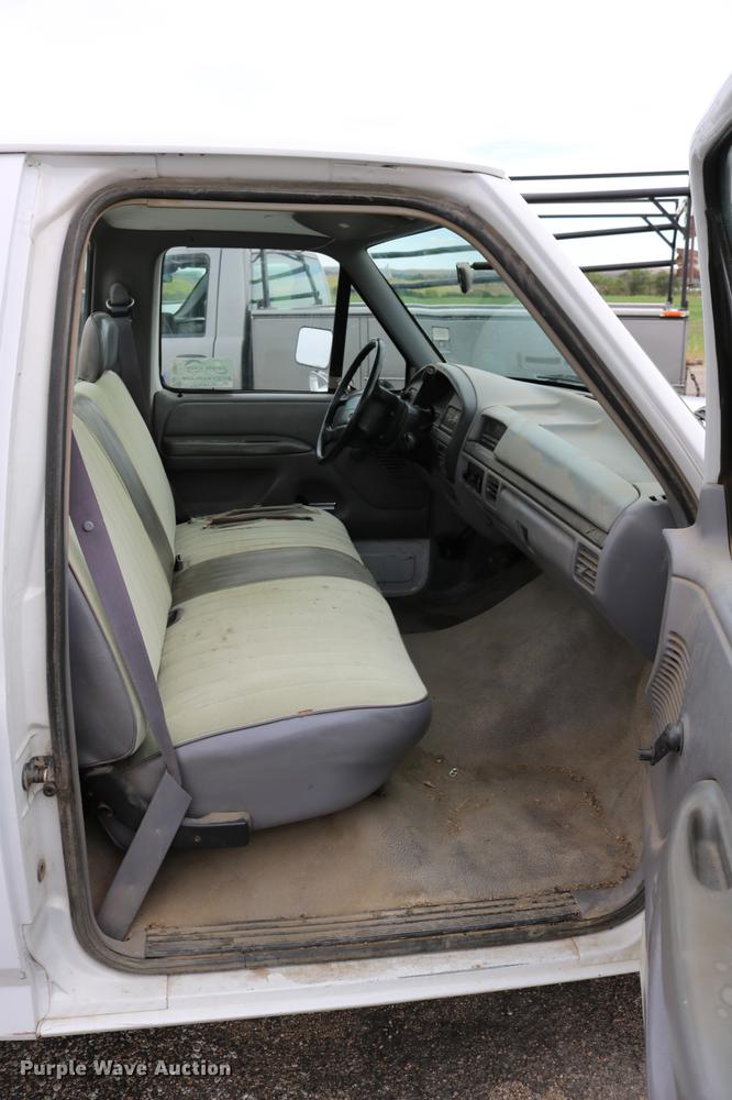 image for item DD0057 1995 Ford F150 pickup truck