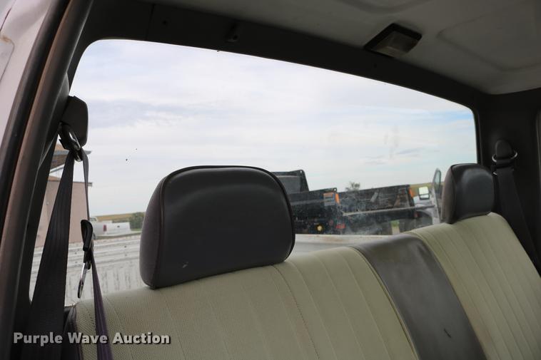 image for item DD0057 1995 Ford F150 pickup truck