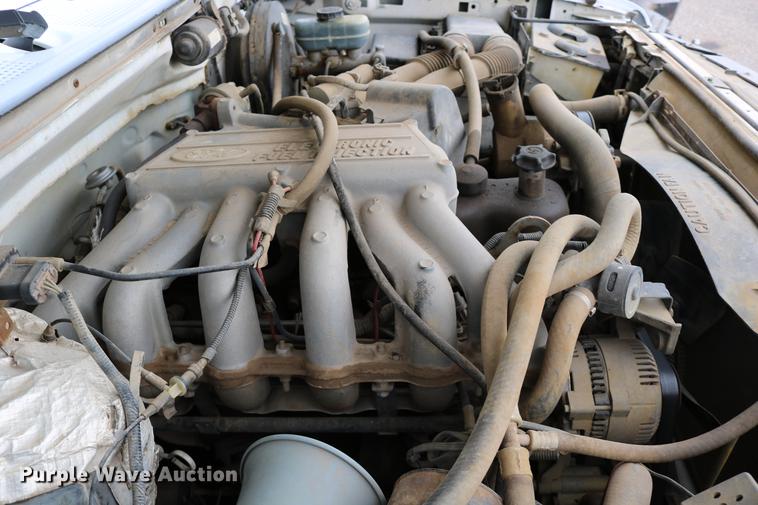 image for item DD0057 1995 Ford F150 pickup truck