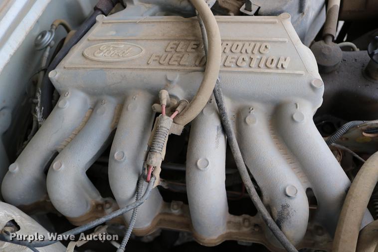 image for item DD0057 1995 Ford F150 pickup truck