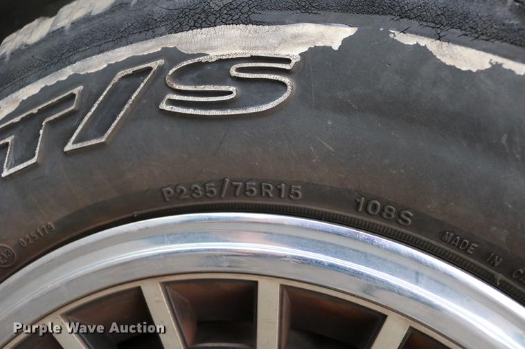 image for item DD0057 1995 Ford F150 pickup truck