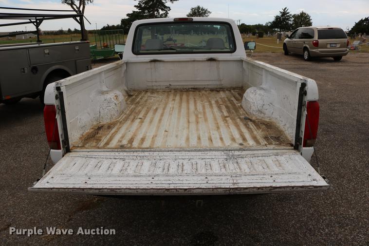image for item DD0057 1995 Ford F150 pickup truck