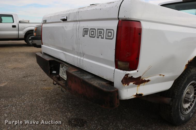 image for item DD0057 1995 Ford F150 pickup truck