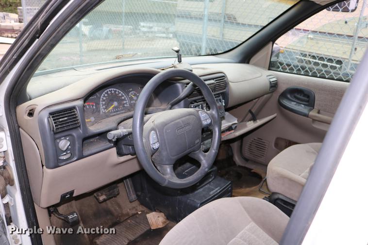 image for item DD0058 1999 Pontiac Montana van