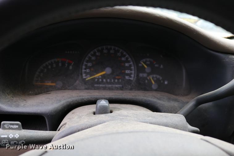 image for item DD0058 1999 Pontiac Montana van