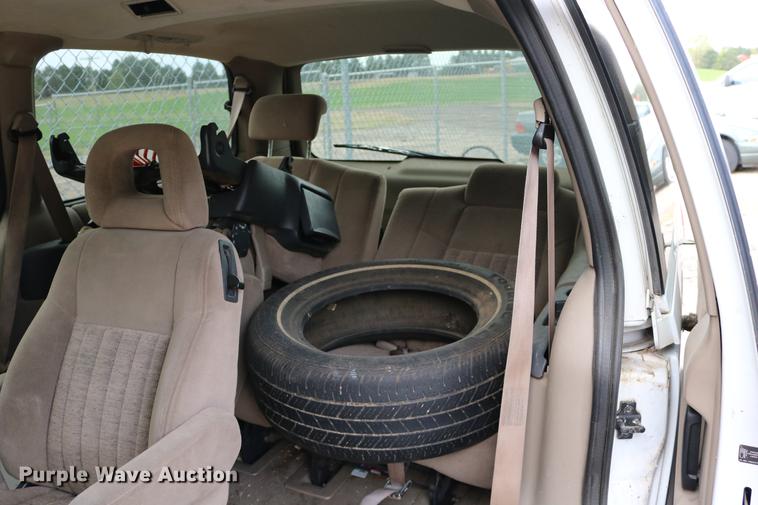 image for item DD0058 1999 Pontiac Montana van