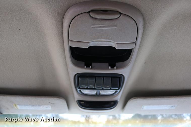 image for item DD0058 1999 Pontiac Montana van