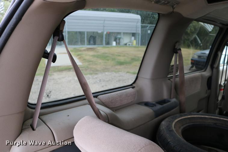 image for item DD0058 1999 Pontiac Montana van