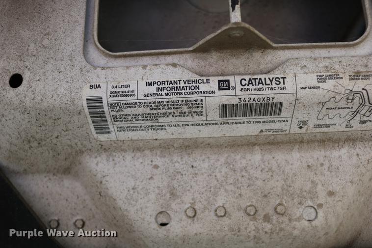 image for item DD0058 1999 Pontiac Montana van