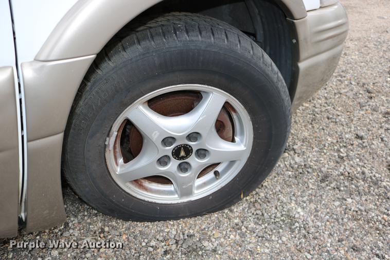 image for item DD0058 1999 Pontiac Montana van