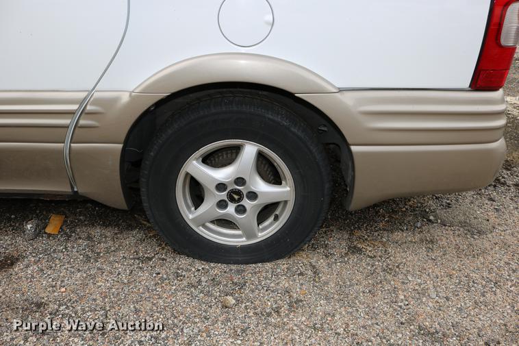 image for item DD0058 1999 Pontiac Montana van