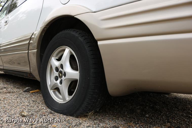 image for item DD0058 1999 Pontiac Montana van