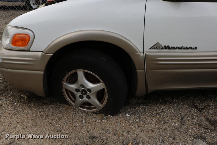 image for item DD0058 1999 Pontiac Montana van