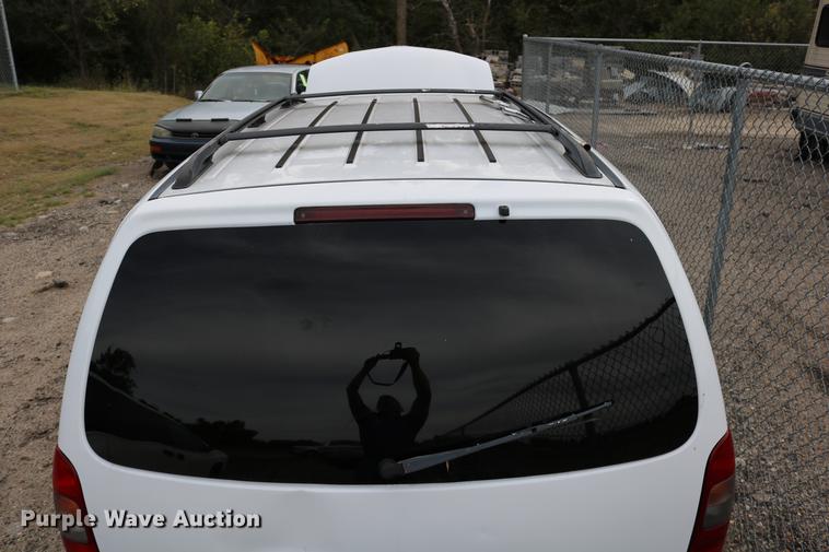 image for item DD0058 1999 Pontiac Montana van