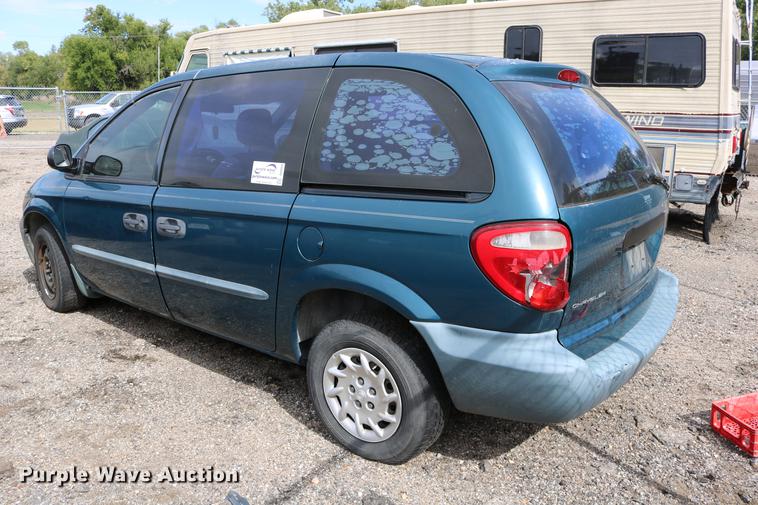 image for item DD0060 2002 Chrysler Voyager van