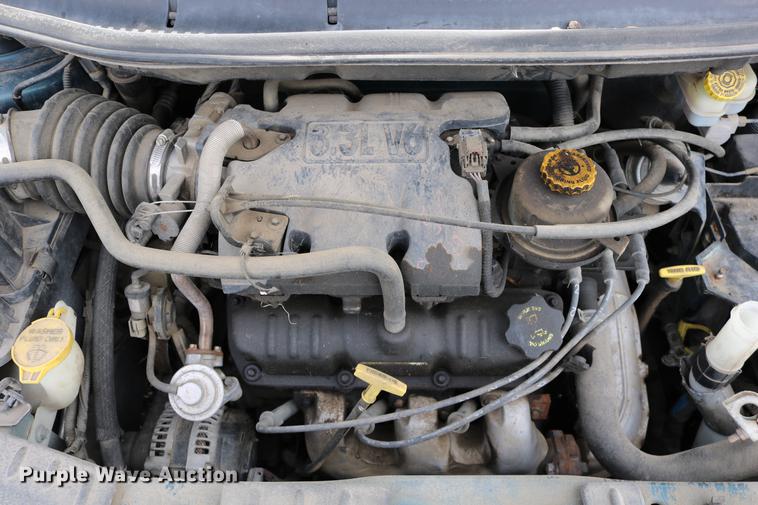 image for item DD0060 2002 Chrysler Voyager van