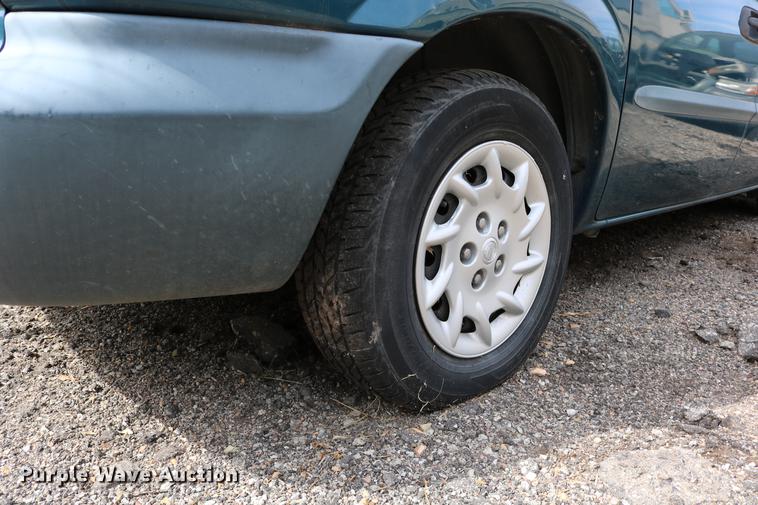 image for item DD0060 2002 Chrysler Voyager van