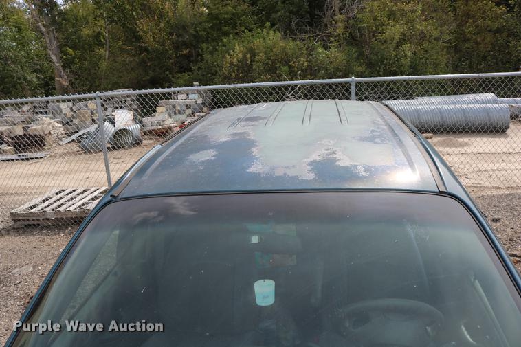 image for item DD0060 2002 Chrysler Voyager van