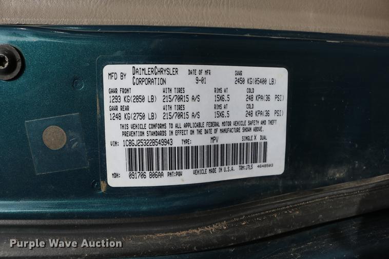 image for item DD0060 2002 Chrysler Voyager van