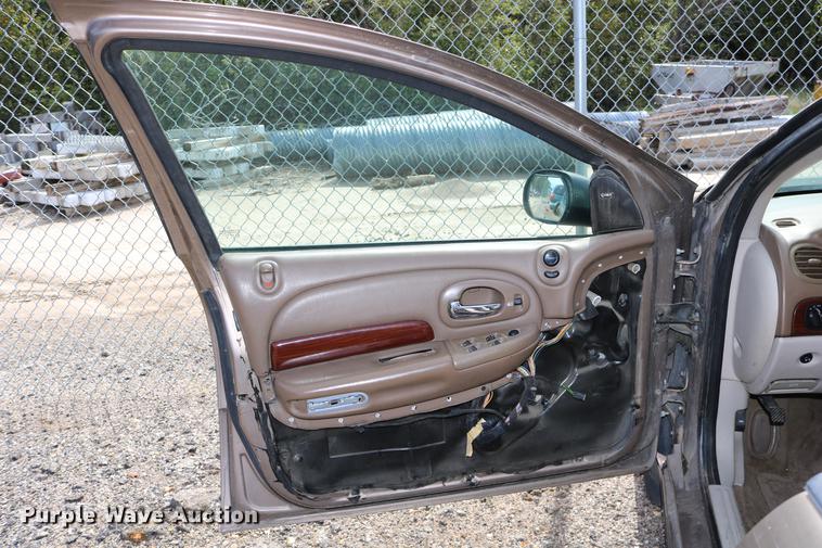 image for item DD0061 1999 Chrysler 300M