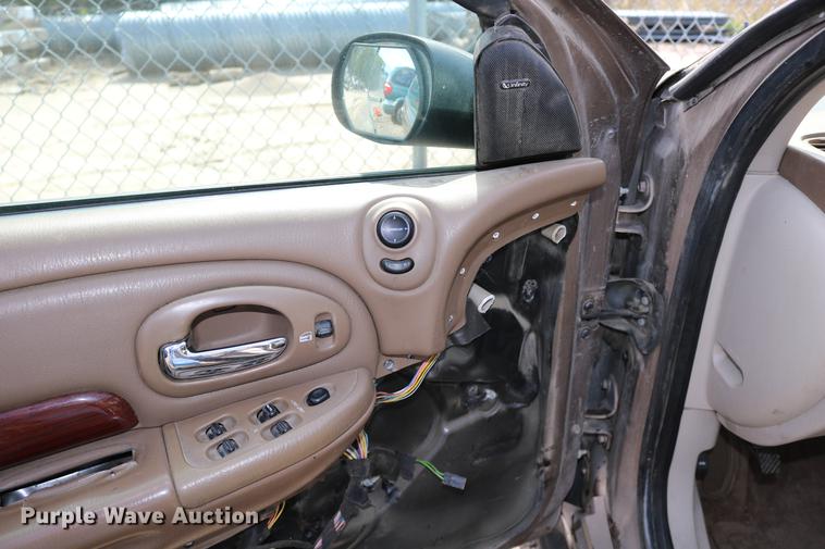 image for item DD0061 1999 Chrysler 300M