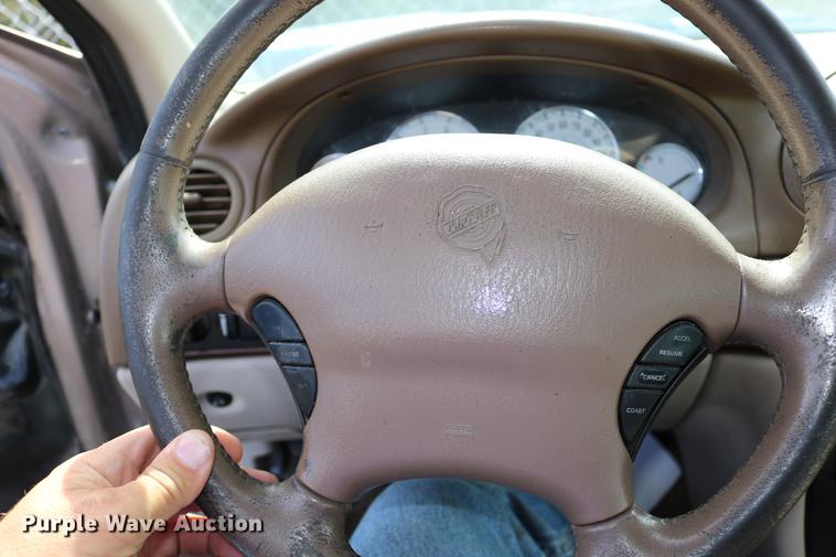 image for item DD0061 1999 Chrysler 300M