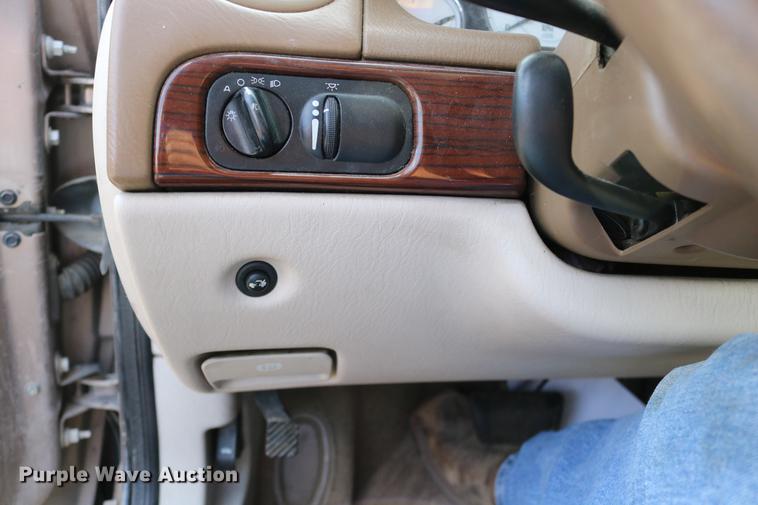 image for item DD0061 1999 Chrysler 300M