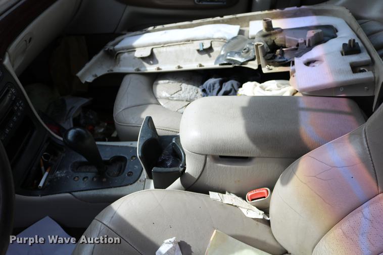 image for item DD0061 1999 Chrysler 300M