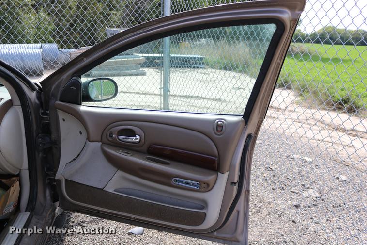 image for item DD0061 1999 Chrysler 300M