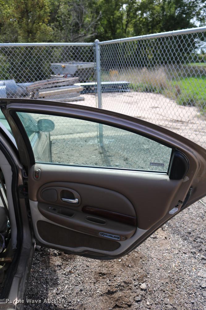 image for item DD0061 1999 Chrysler 300M