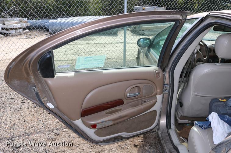 image for item DD0061 1999 Chrysler 300M