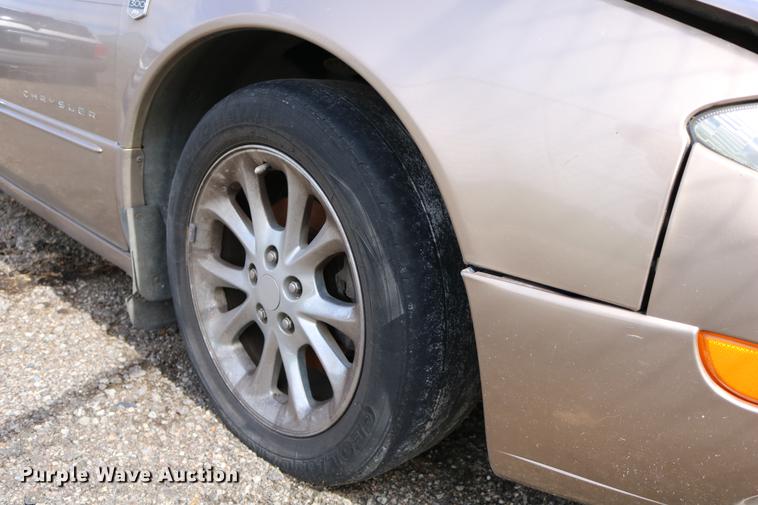 image for item DD0061 1999 Chrysler 300M