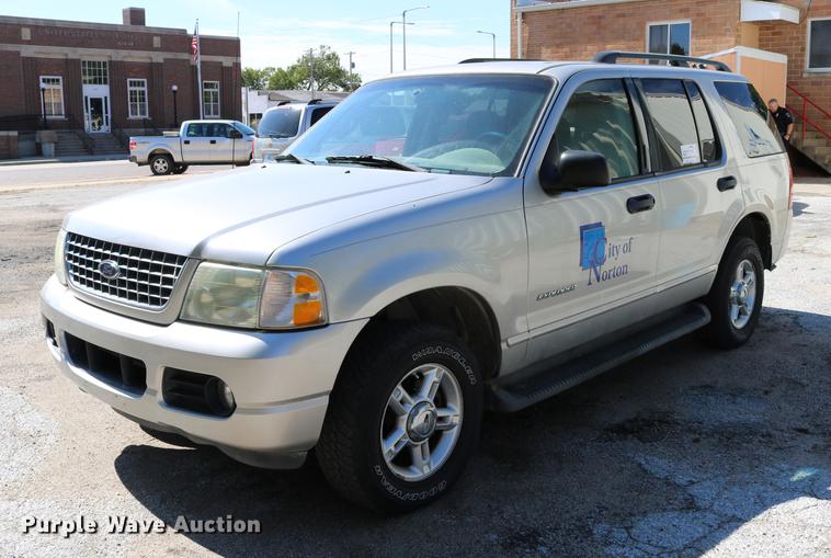 image for item DD0065 2004 Ford Explorer SUV