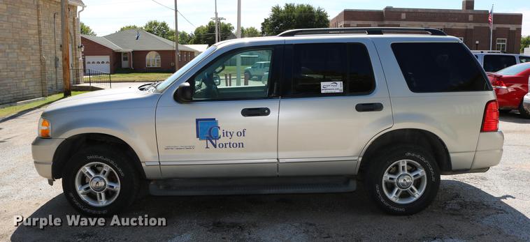 image for item DD0065 2004 Ford Explorer SUV