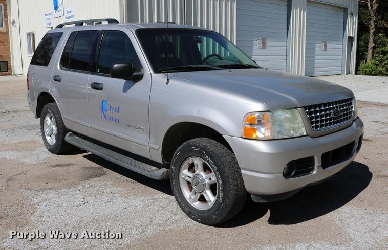 image for item DD0065 2004 Ford Explorer SUV