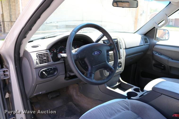 image for item DD0065 2004 Ford Explorer SUV