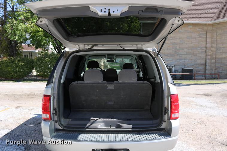 image for item DD0065 2004 Ford Explorer SUV
