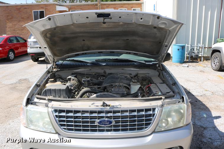 image for item DD0065 2004 Ford Explorer SUV