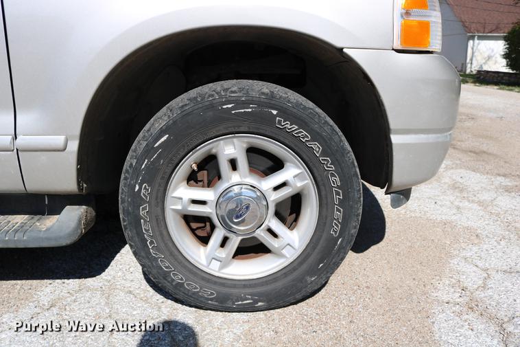 image for item DD0065 2004 Ford Explorer SUV